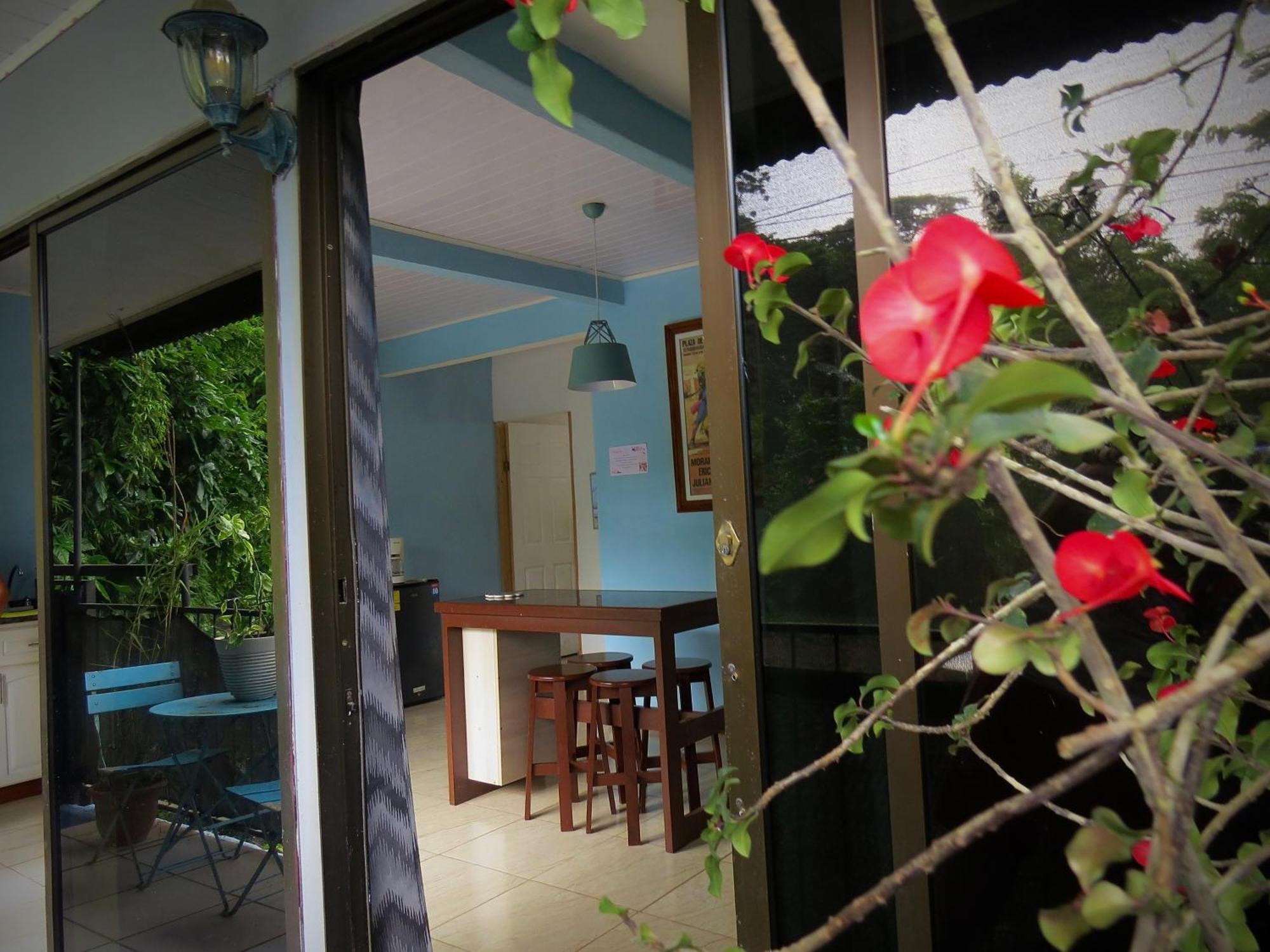 Appartamento Rose House Manuel Antonio Quepos Esterno foto